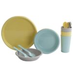 Set x 15 piezas de vajilla plástica para 3 personas