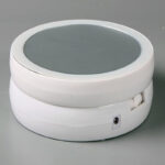 Espejo plástico plegable con luz LED y aumento - Imagen 5