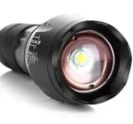Linterna LED táctica a pilas - Imagen 2